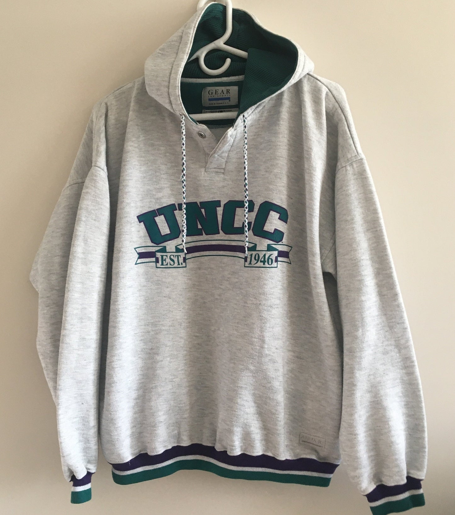 – UNCC Vintage Inspired Hoodie Norm\'s Closet Hornets
